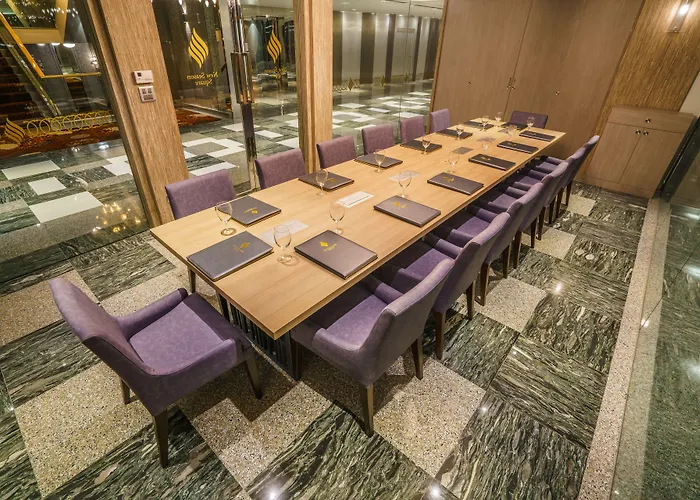 New Season Square Hotel